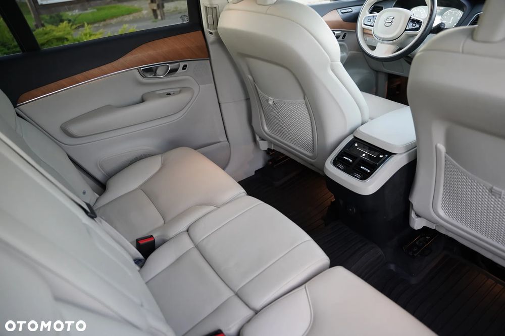 Volvo XC 90 - 29