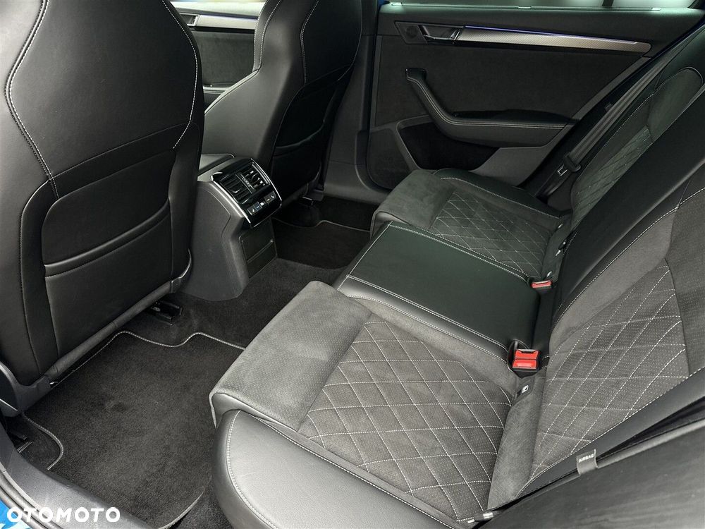Skoda Superb 2.0 TDI SCR 4x4 Sportline DSG - 12