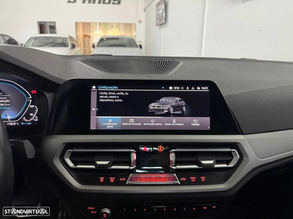 BMW 330 e Pack M Auto - 29