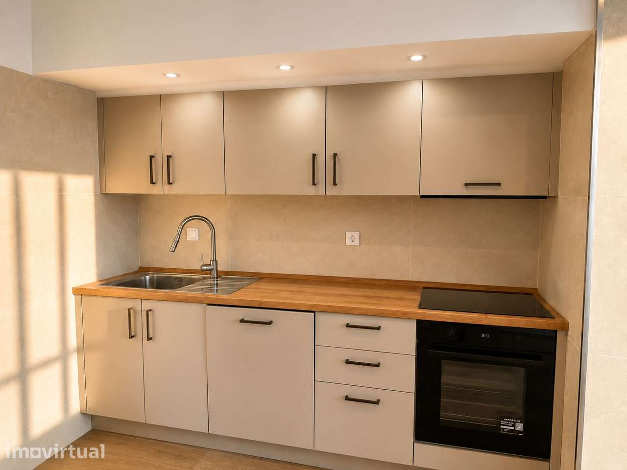Excelente T4 a estrear em Mira Sintra Cacém com 2 casas de banho - Grande imagem: 4/23