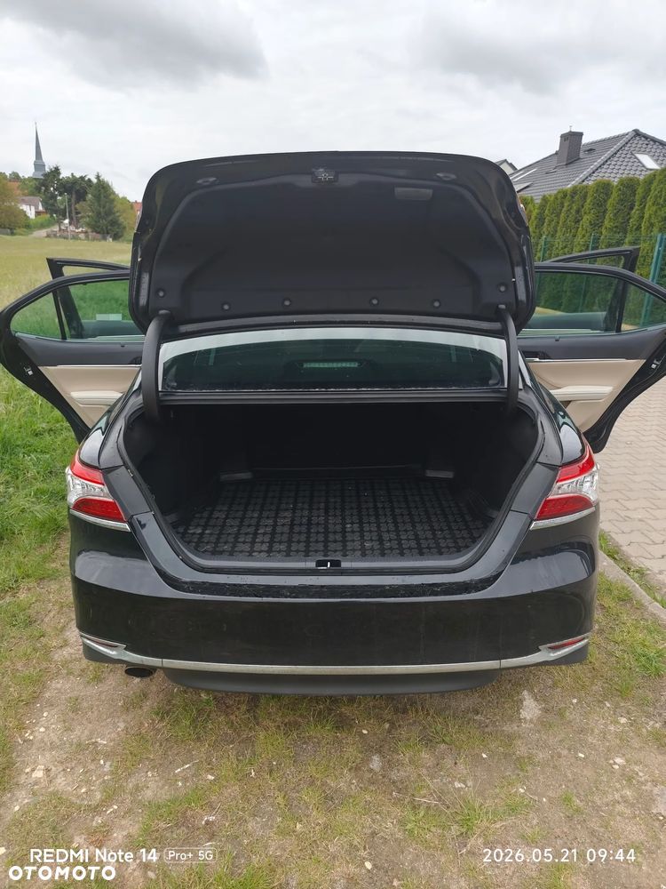 Toyota Camry 2.5 Hybrid Executive CVT - 12