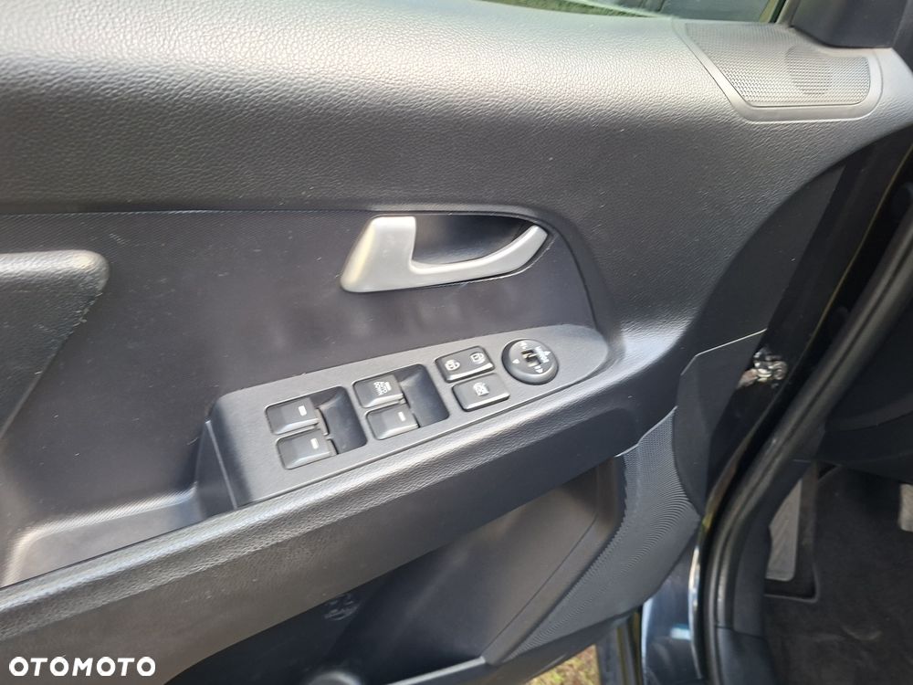 Kia Sportage 1.7 CRDI 2WD Attract - 14