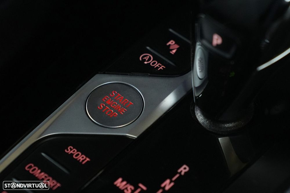 BMW 116 d Pack Desportivo M Auto - 23