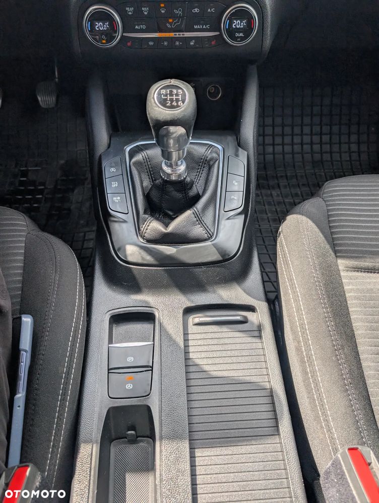 Ford Focus 2.0 EcoBlue Titanium - 12