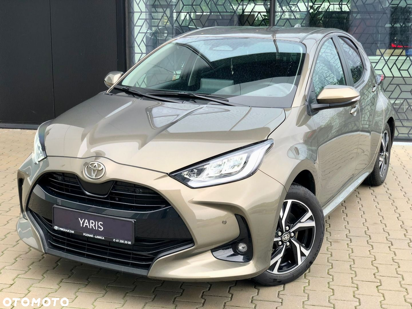 Toyota Yaris - 10