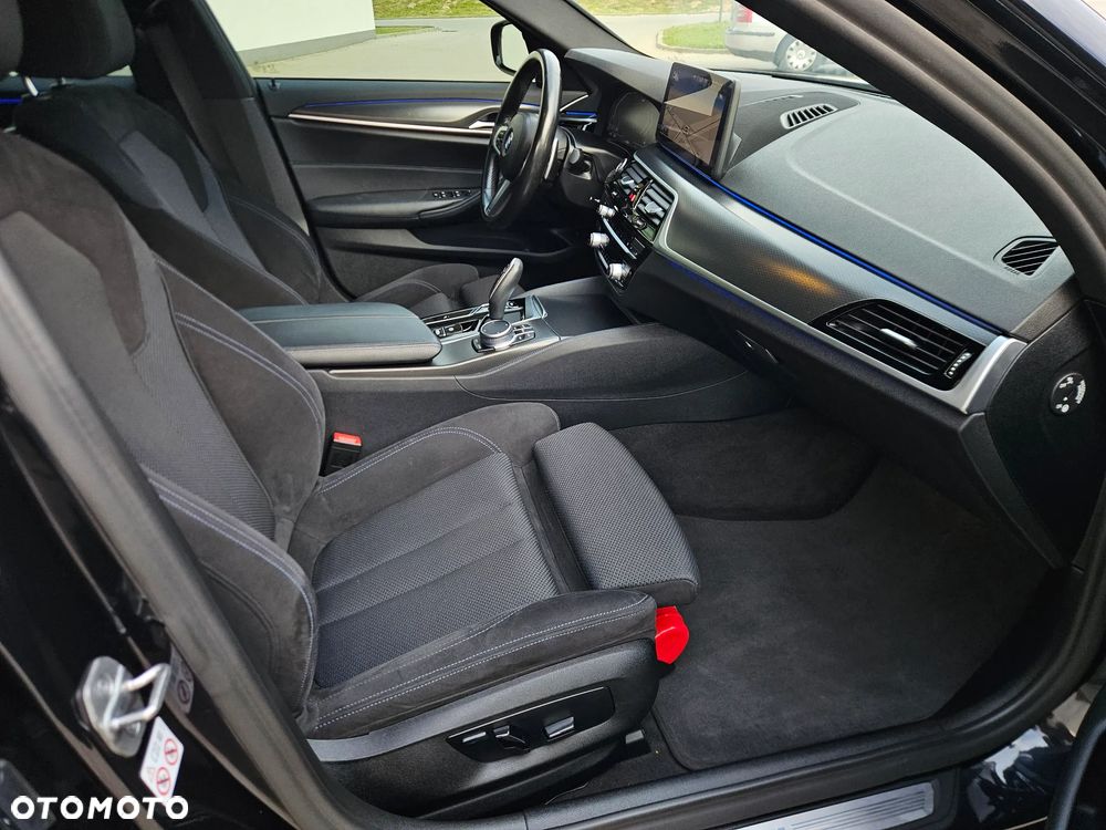 BMW Seria 5 520d MHEV M Sport sport - 19