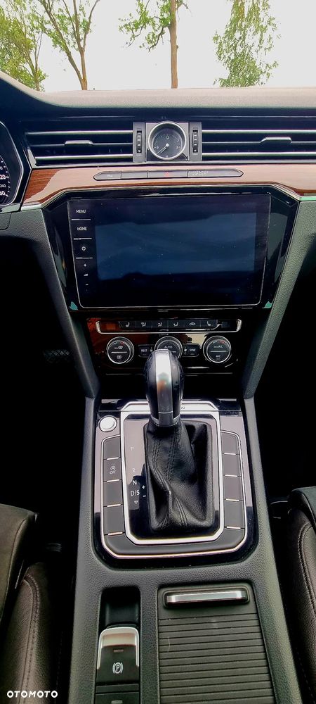 Volkswagen Passat 2.0 TDI SCR 4Mot DSG Highline - 10