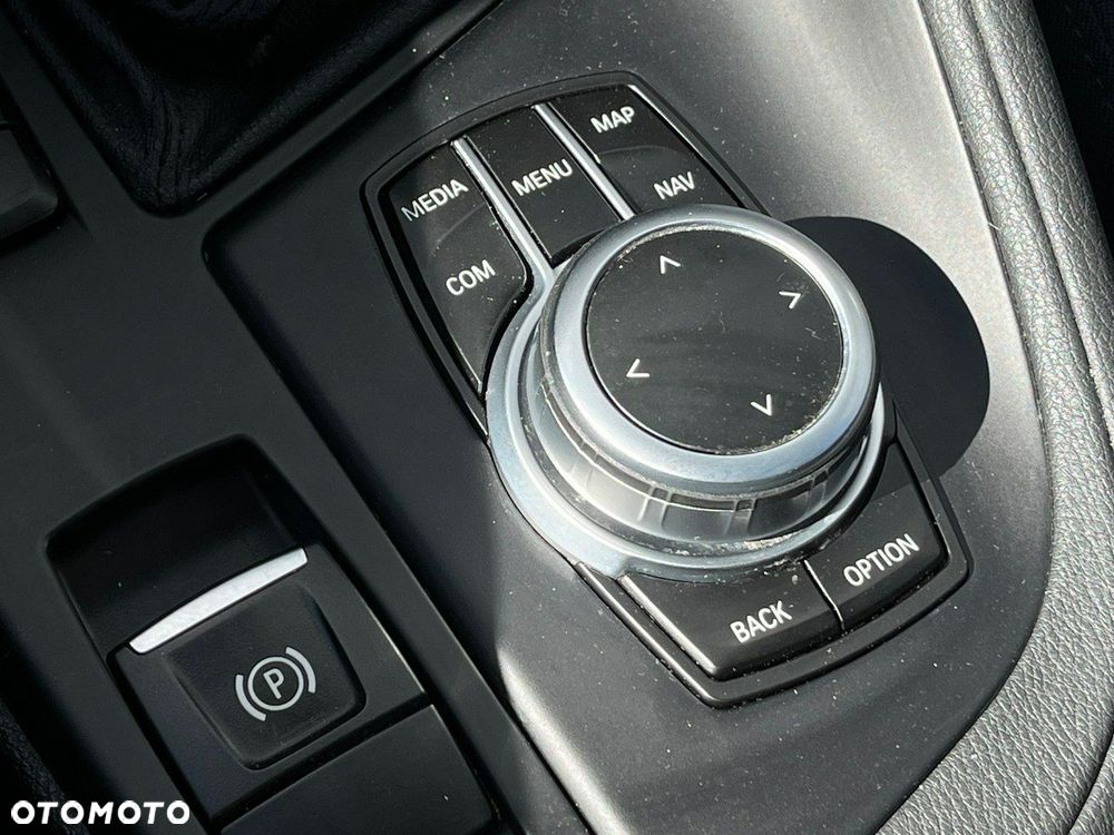 BMW X1 xDrive25e Advantage - 24