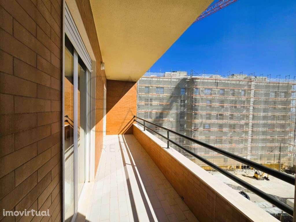 4 Assoalhadas com garagem e arrecadação, vista panorâmica para o ri... - Grande imagem: 5/34