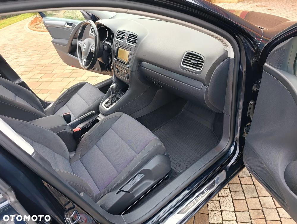 Volkswagen Golf 1.6 TDI DPF DSG Style - 36