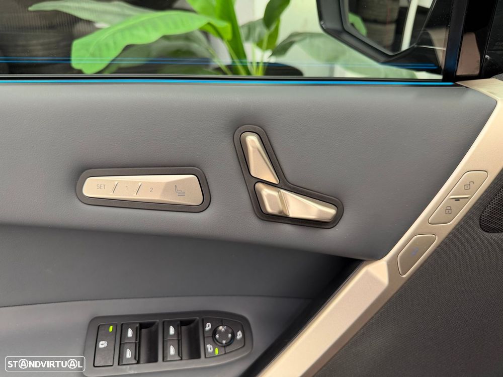 BMW iX xDrive 50 Pack Desportivo - 28