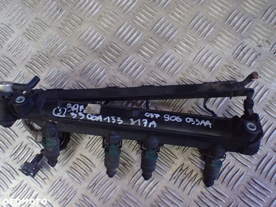 LISTWA WTRYSKOWA WTRYSKIWACZE AUDI 037906033AA 06A133317A RADOM