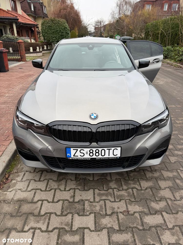 BMW Seria 3 330e xDrive M Sport sport - 4
