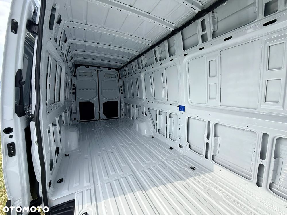 Mercedes-Benz Sprinter - 15