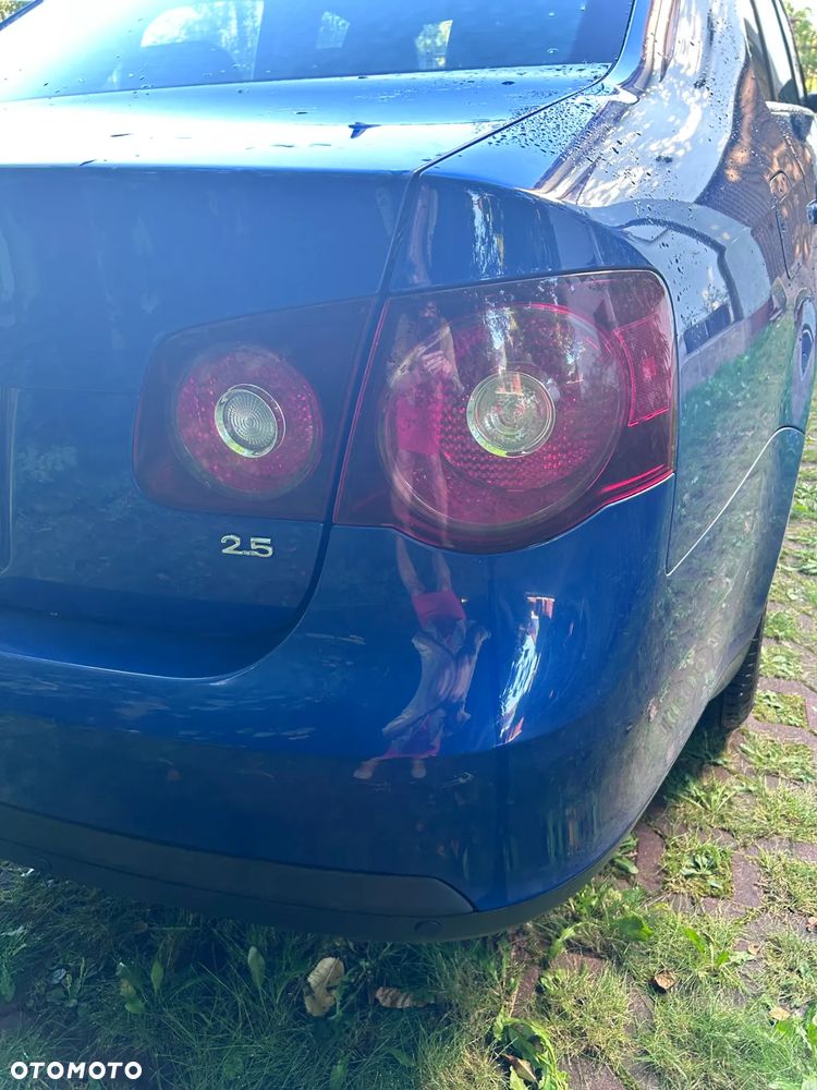 Volkswagen Jetta - 3