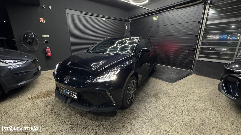 MG MG4 64 kWh Luxury - 1