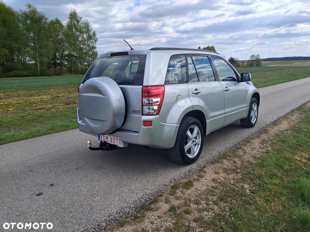 Suzuki Grand Vitara 2.0 - 14