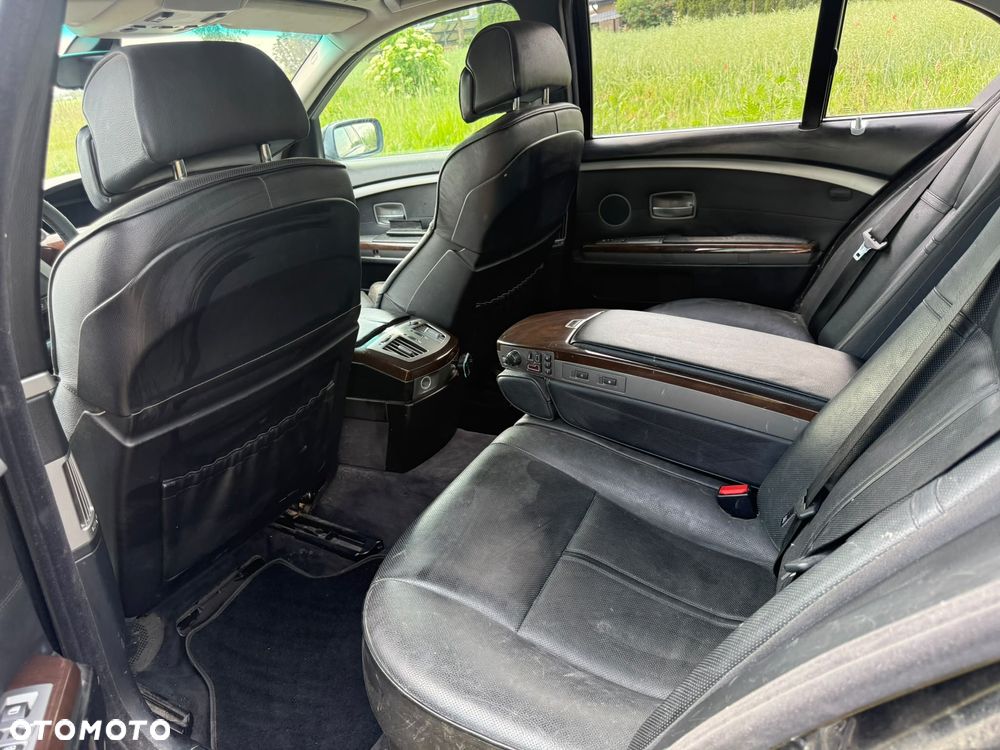 BMW Seria 7 - 28