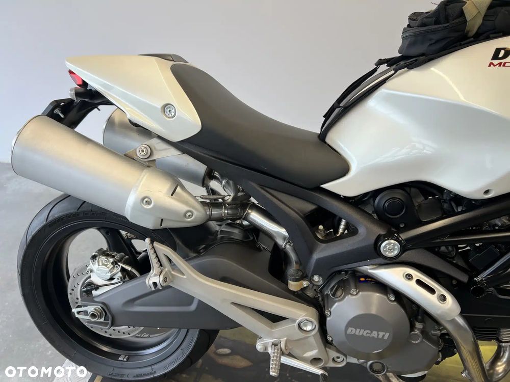 Ducati Monster - 27