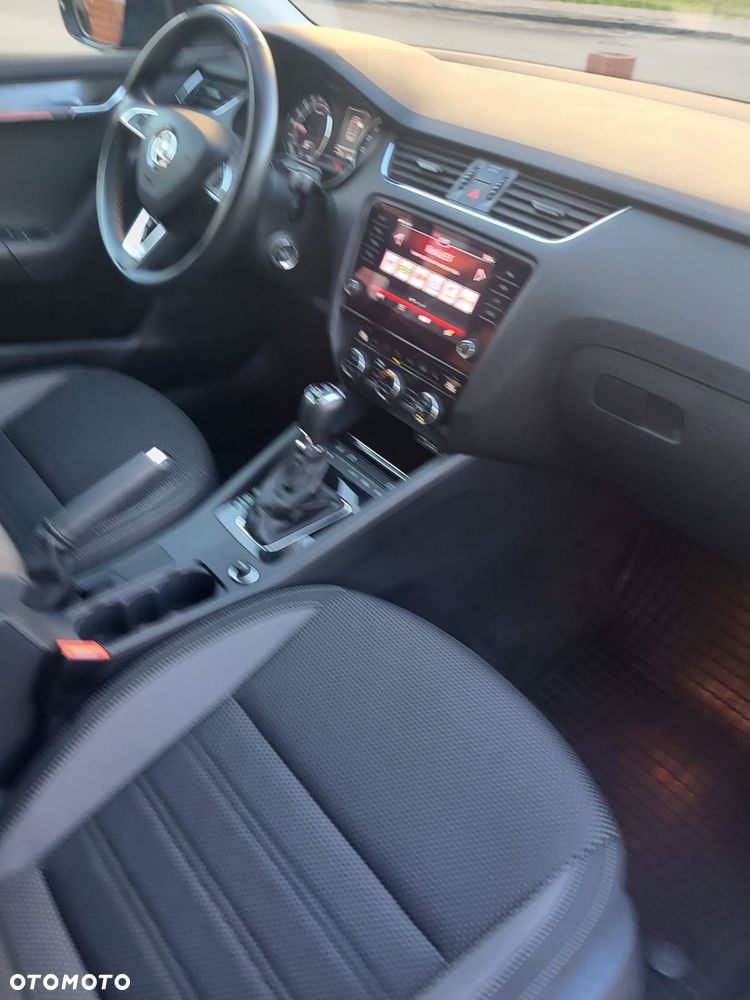 Skoda Octavia Scout 2.0 TDI 4x4 DSG - 23