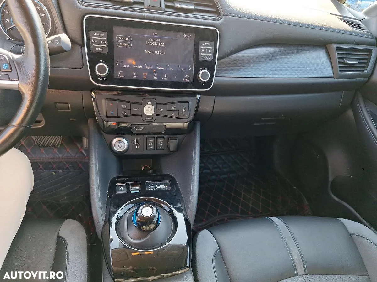 Nissan LEAF Tekna - 12