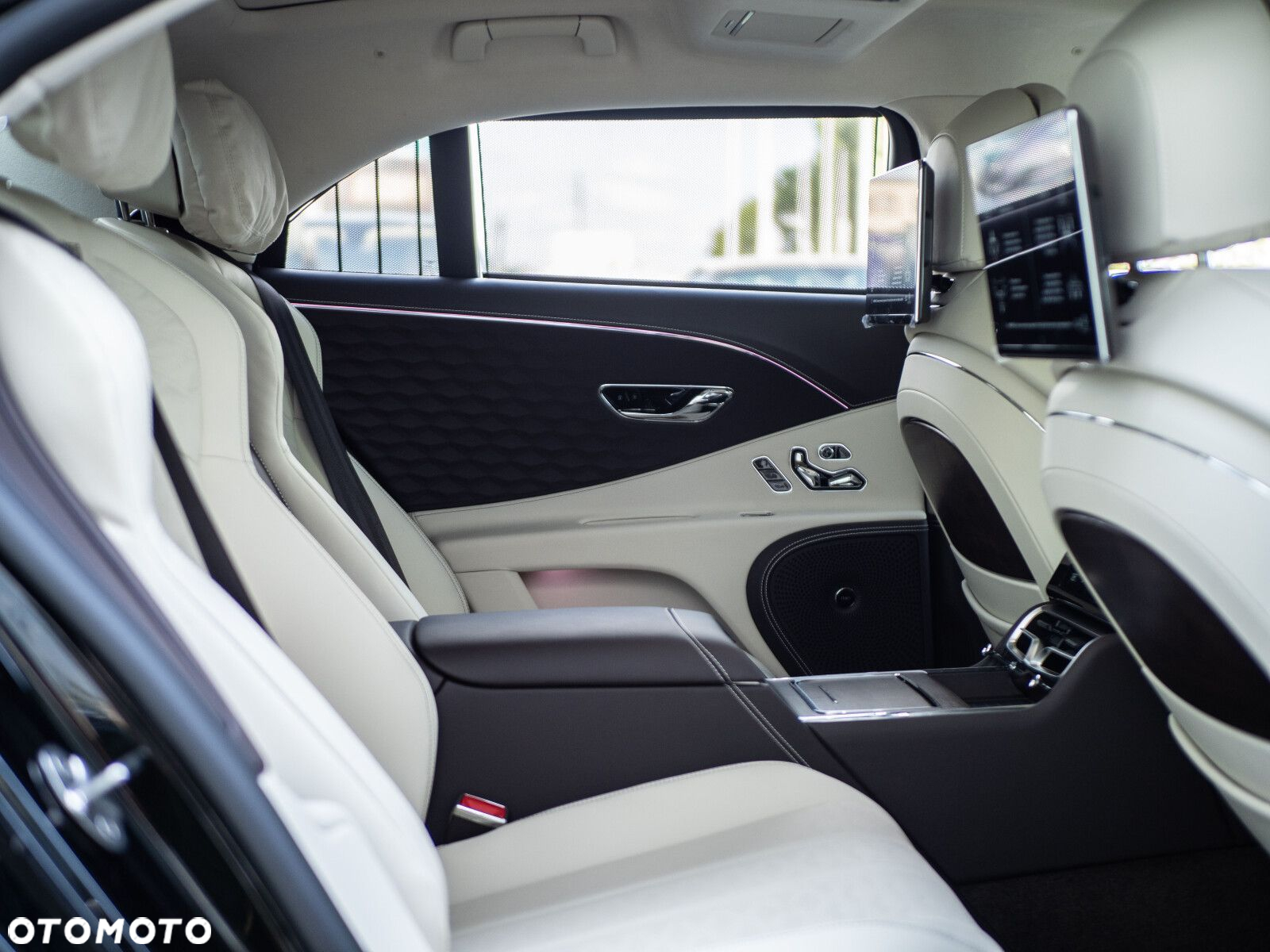 Bentley Flying Spur - 30