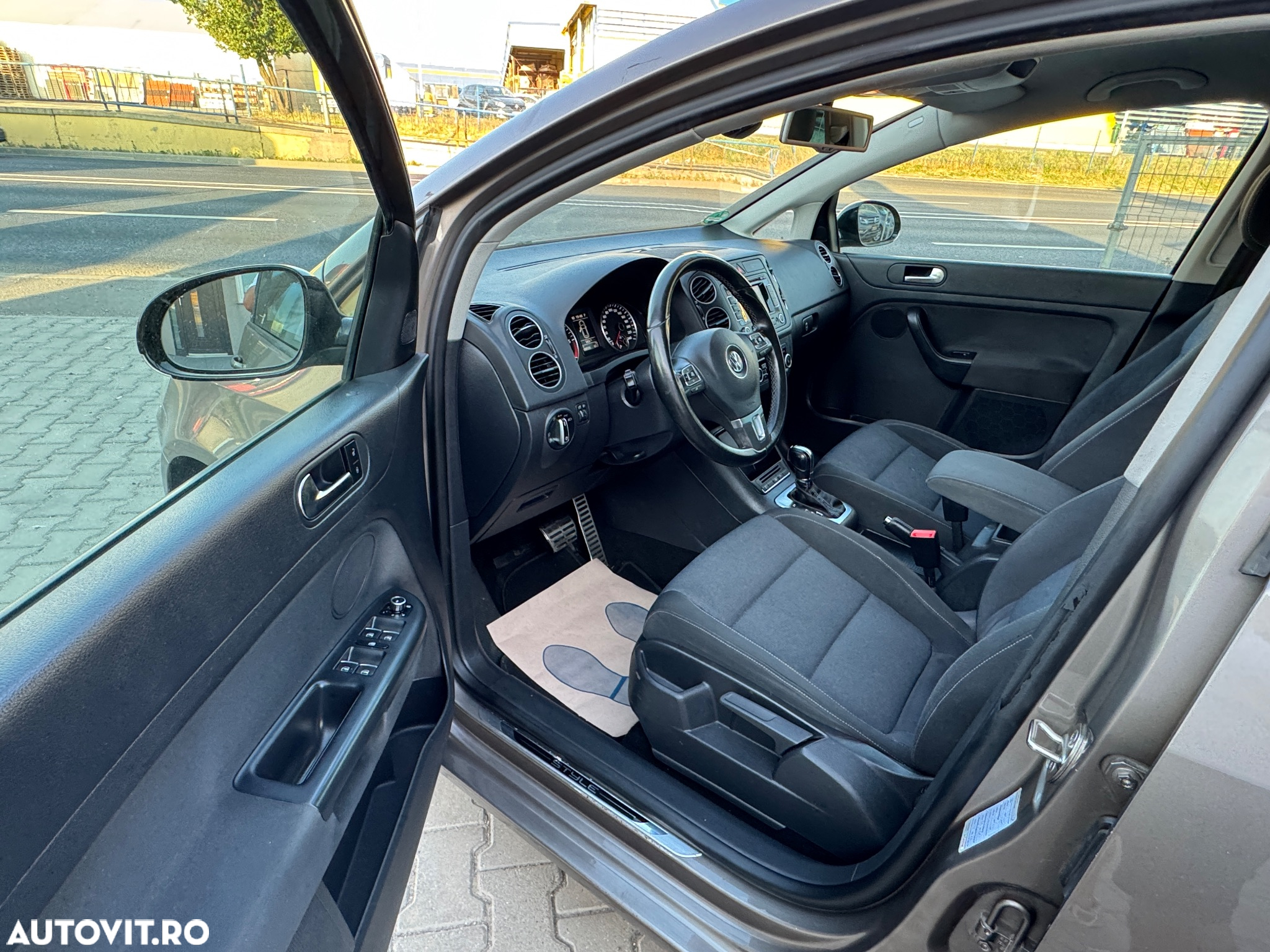 Volkswagen Golf 1.6 TDI DPF DSG MATCH - 5