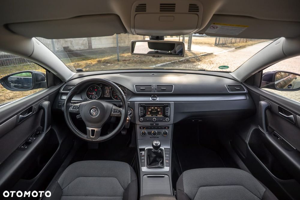 Volkswagen Passat 2.0 Blue TDI SCR Comfortline - 33