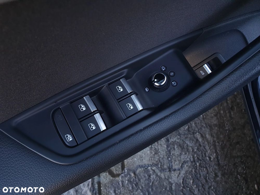 Audi A4 Avant 2.0 TDI S tronic - 29