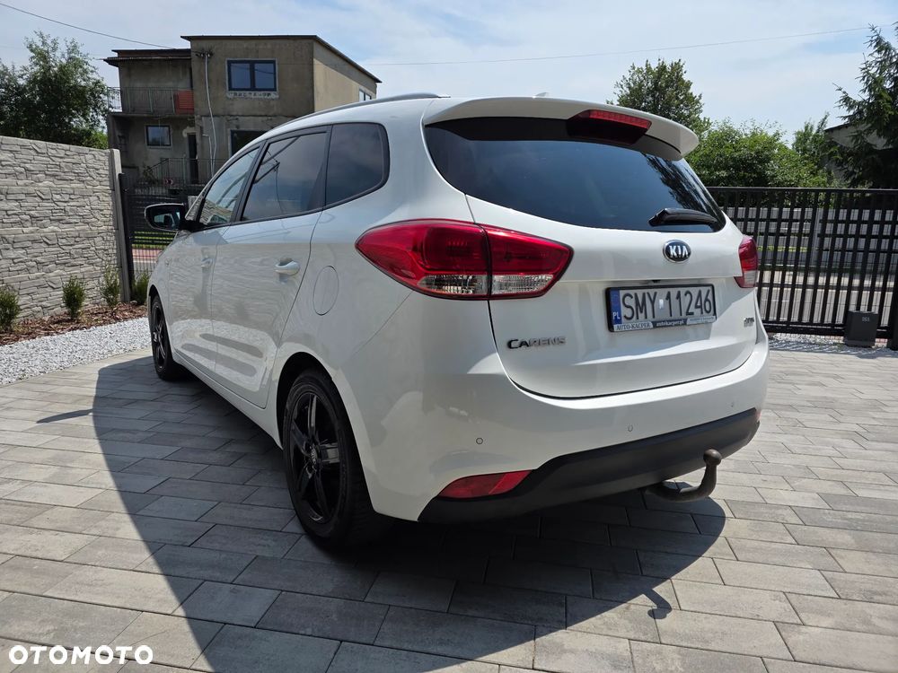 Kia Carens 1.7 CRDi 141 UEFA EURO 2016 - 3