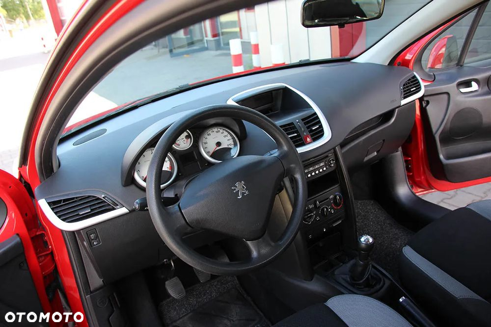 Peugeot 207 1.4 16V Trendy - 21