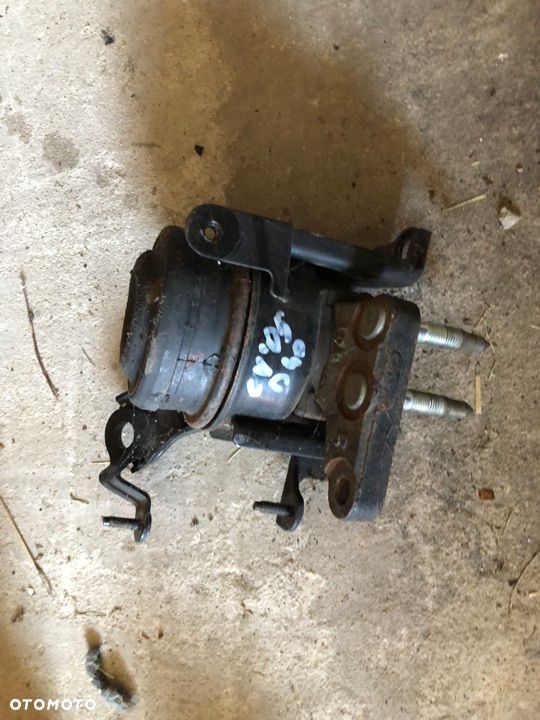 Poduszka silnika Toyota Corolla Verso D4D 05r