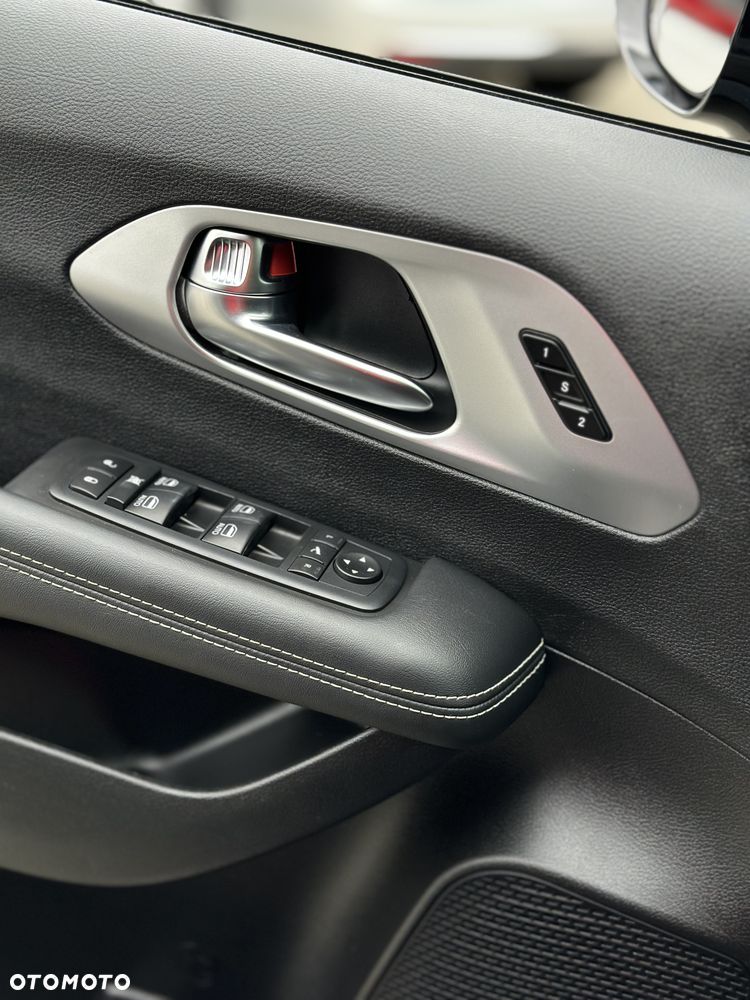 Chrysler Pacifica - 9