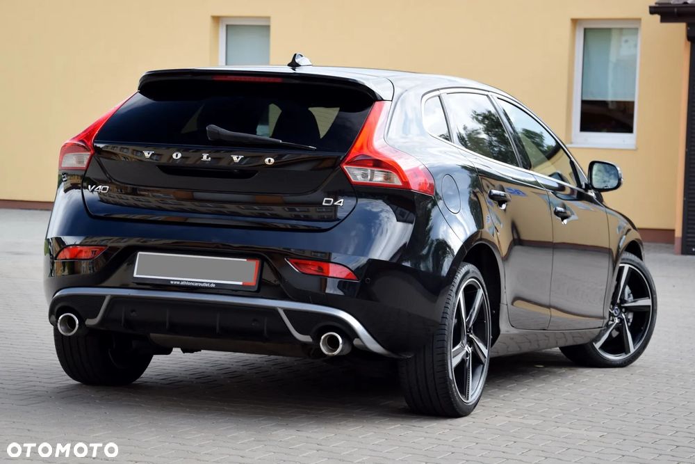 Volvo V40 D4 R Design - 5