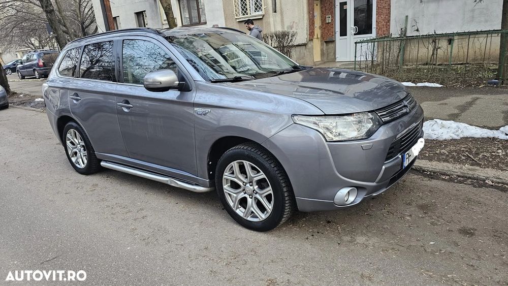 Mitsubishi Outlander 2.0 4WD Top - 3
