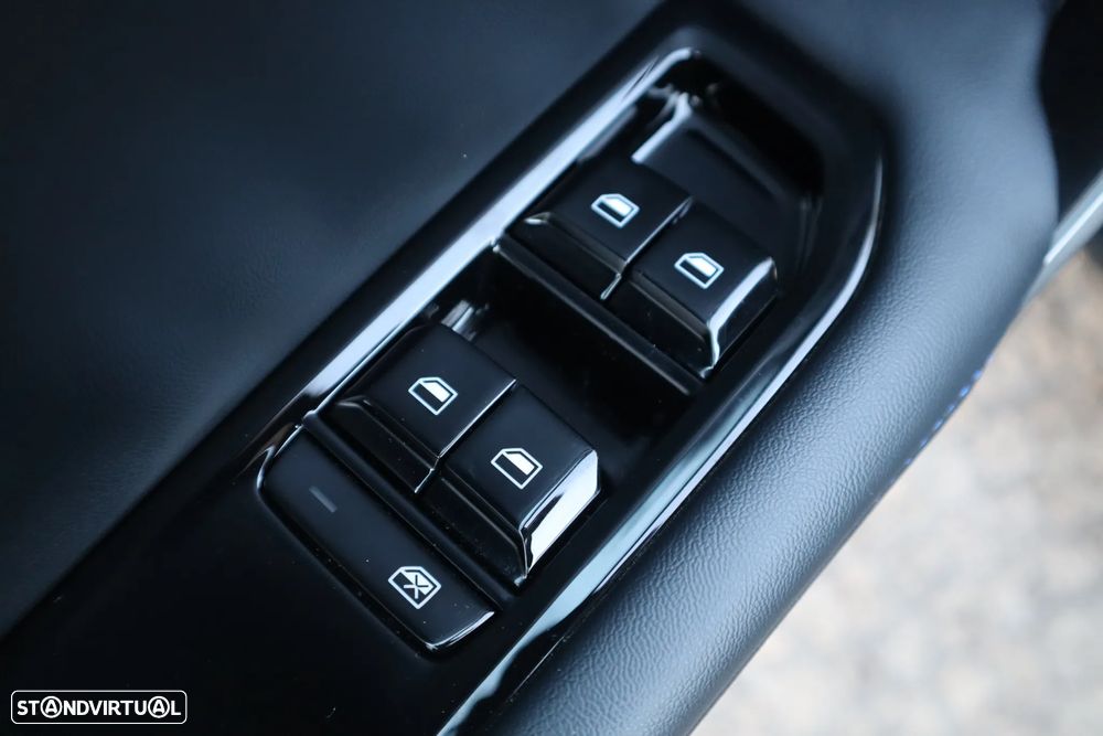MG MG4 64 kWh Luxury - 15