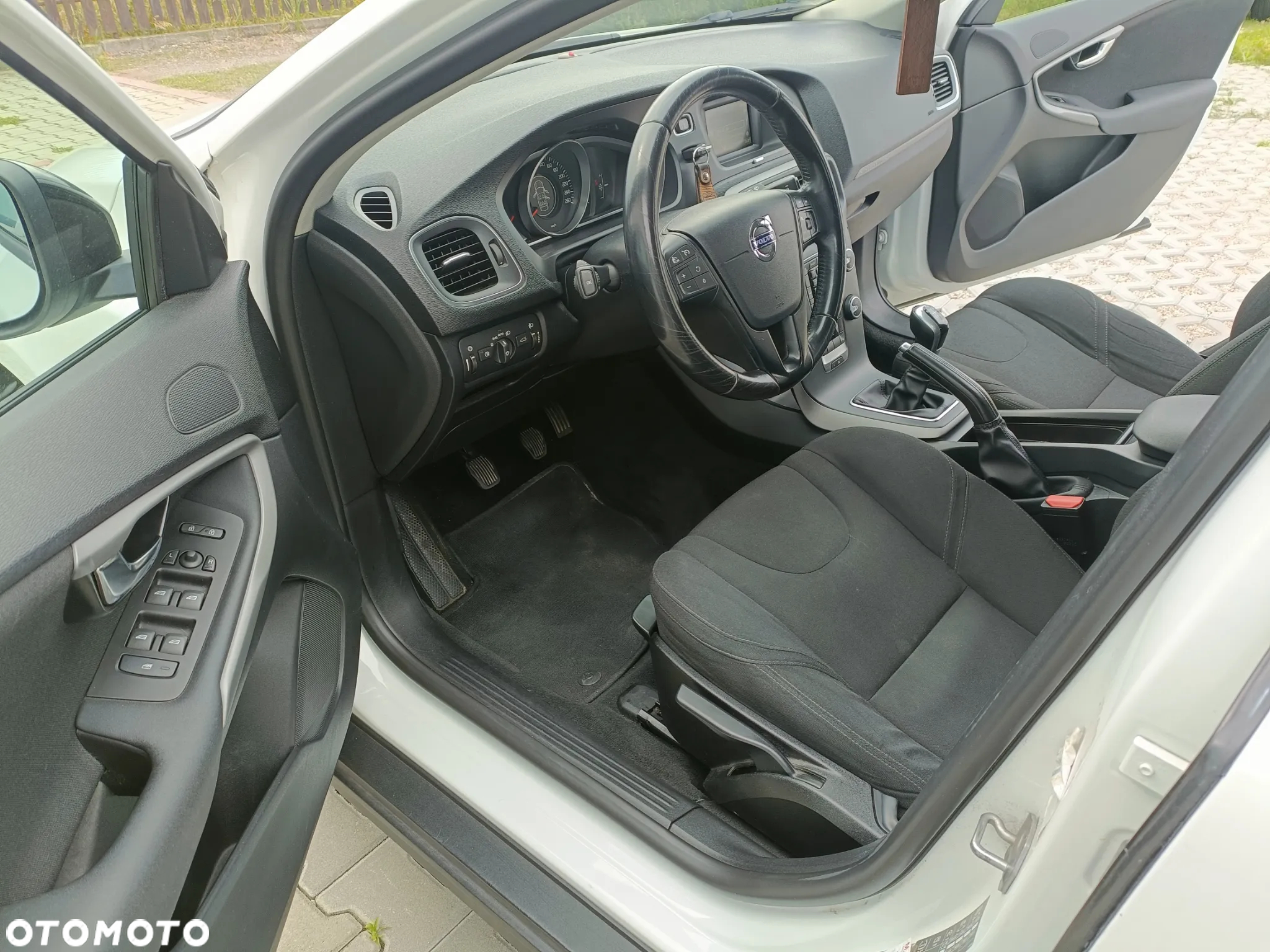Volvo V40 Cross Country D2 Momentum - 11