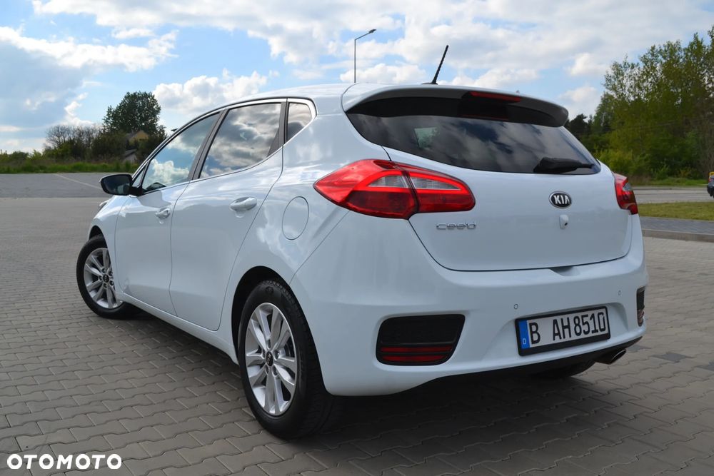 Kia Ceed - 13