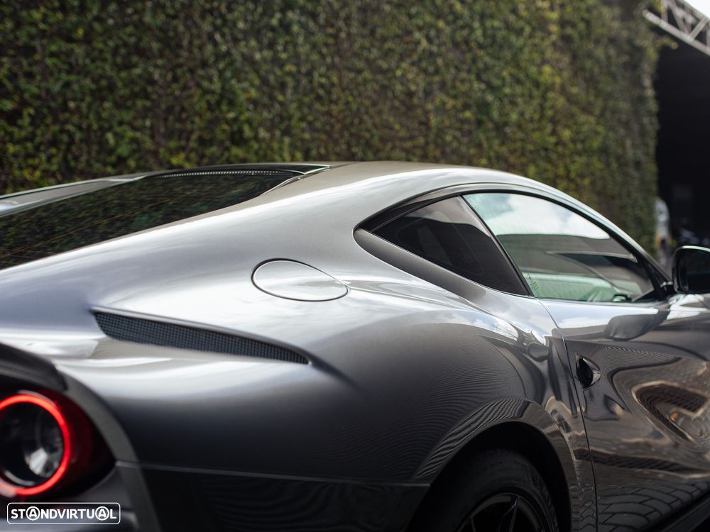 Ferrari 812 Superfast Standard - 25