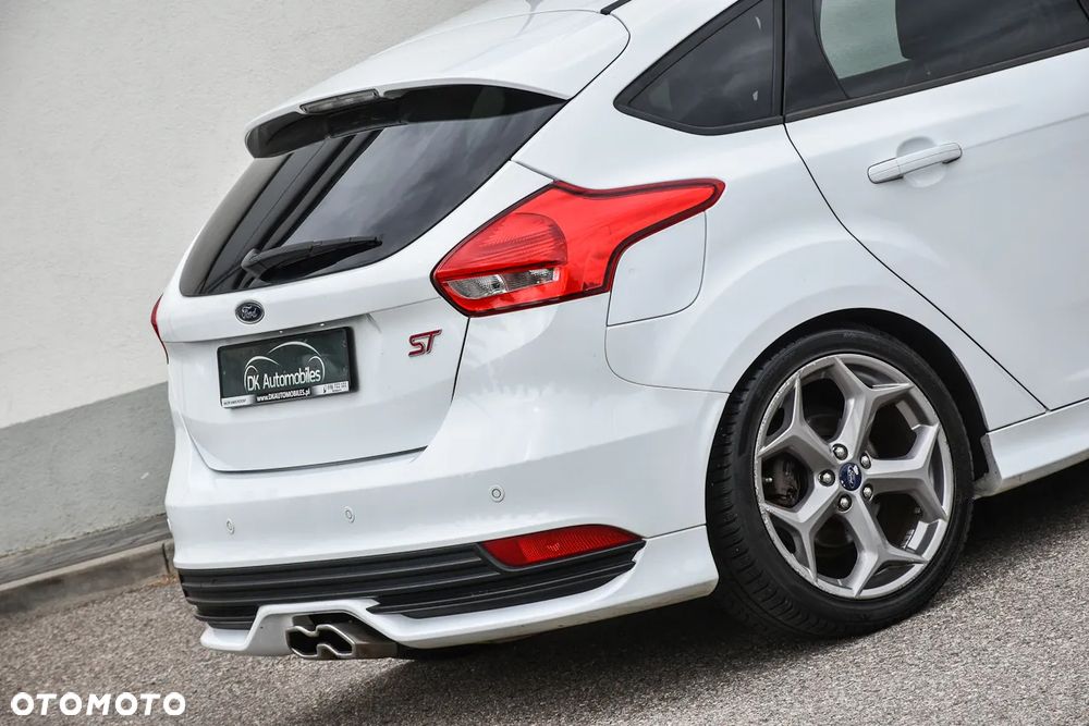 Ford Focus 2.0 EcoBoost ST mit Leder-Sport-Paket - 13