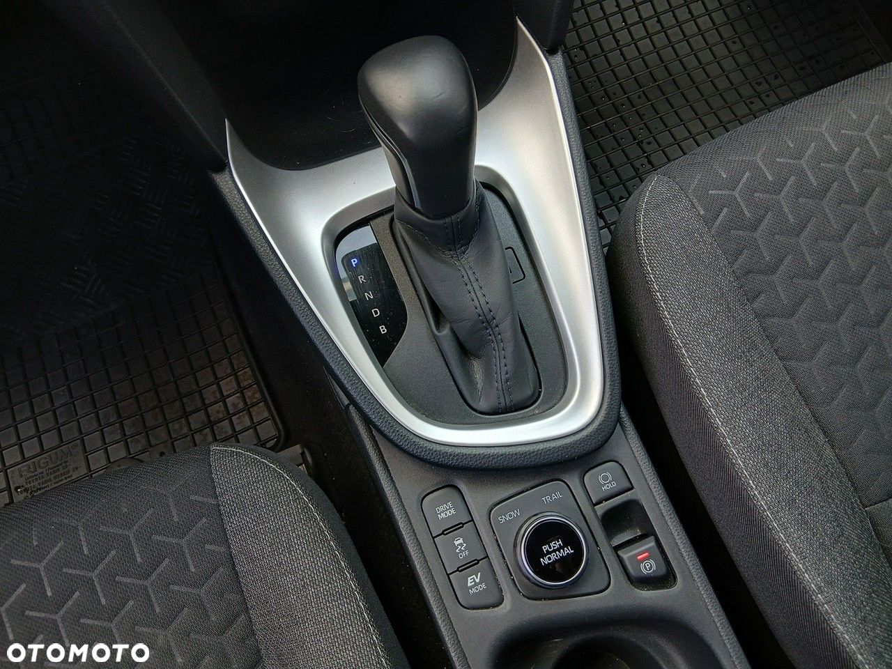Toyota Yaris Cross - 19