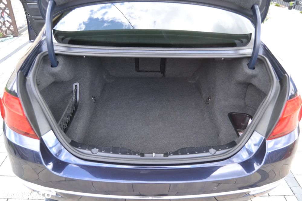 BMW Seria 5 530d xDrive - 25