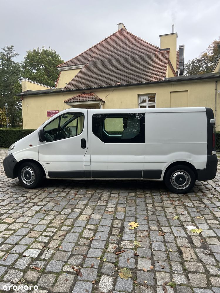 Opel Vivaro 2.5 CDTI L2H1 - 7