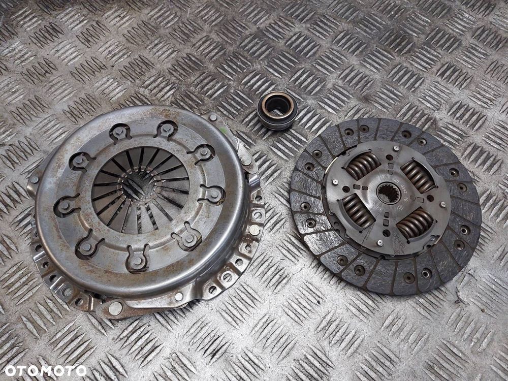 SPRZĘGŁO TARCZA + DOCISK + ŁOŻYSKO OPOROWE BERLINGO I LIFT 1.9 D - 1