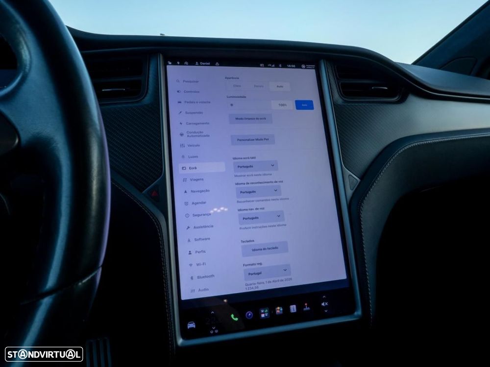Tesla Model X - 43