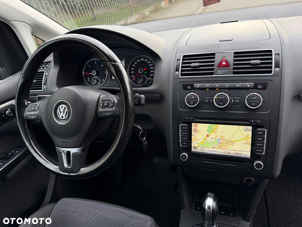 Volkswagen Touran 2.0 TDI DPF DSG Highline - 15