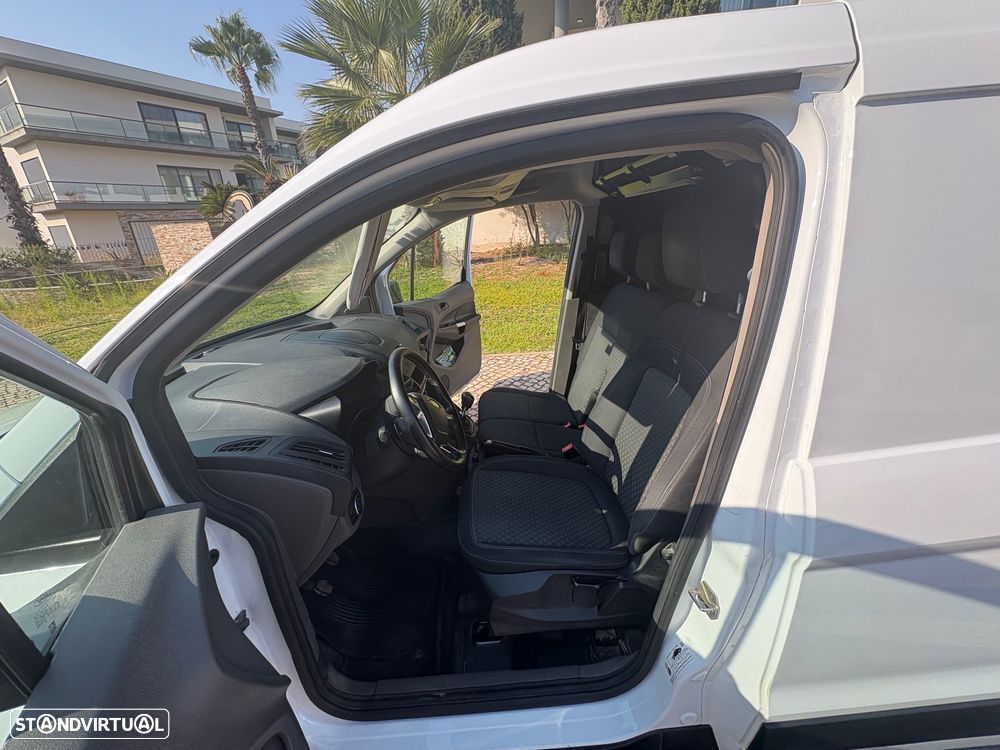Ford Transit Connect - 17
