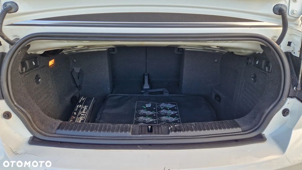 Volkswagen Golf Cabrio 2.0 TDI BlueMotion Technology - 14