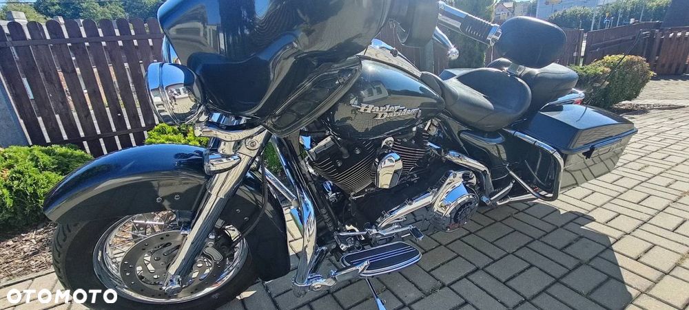 Harley-Davidson Touring Street Glide - 14