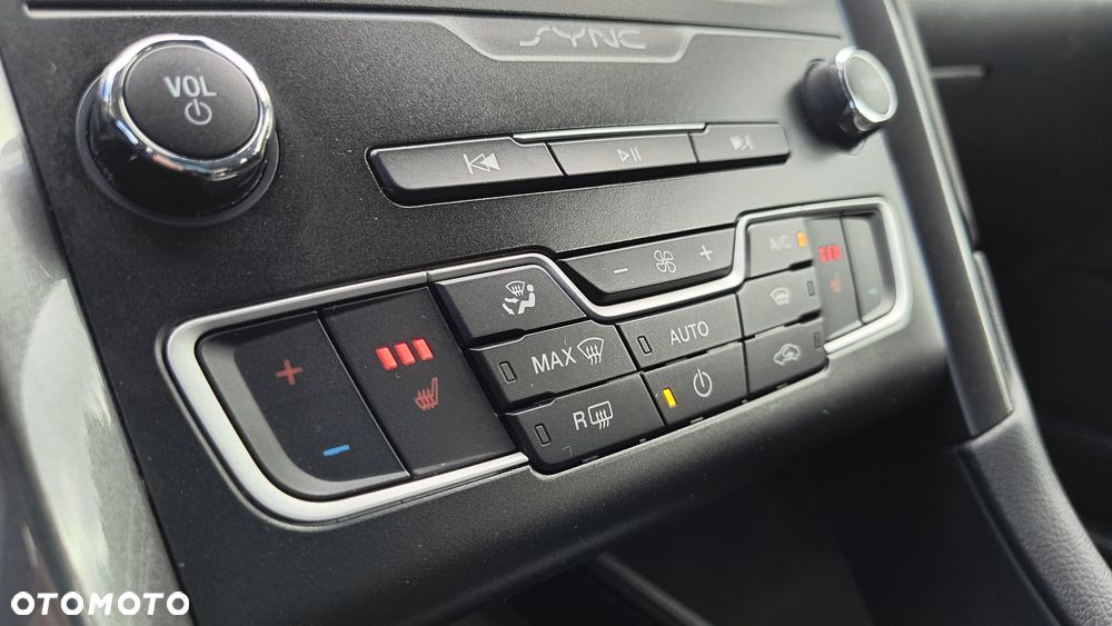 Ford Mondeo - 18